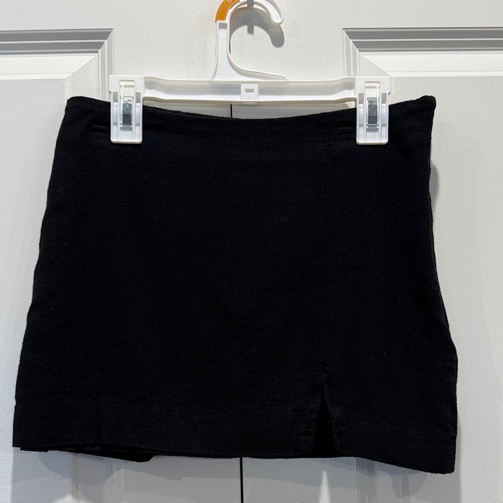 H&M Black Mini Skirt